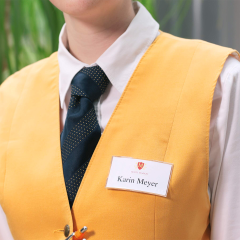 8123-Mágneses névkitűző